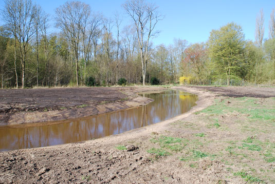 Umleitung der Kleinen Wümme durch den Stadtwald. Umleitung der Kleinen Wümme durch den Stadtwald.