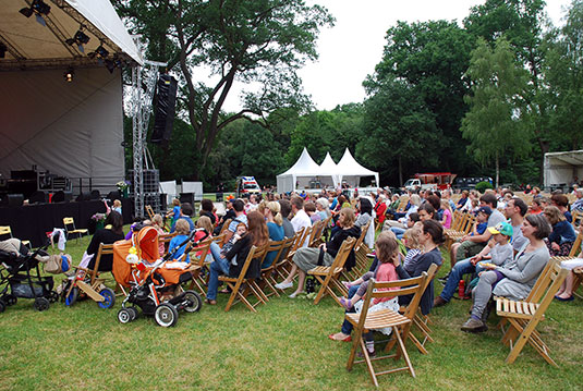 Publikum beim Openair Konzert Publikum beim Openair Konzert