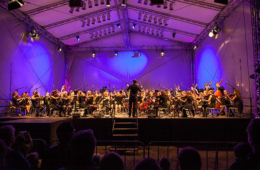 Das Jugendsinfonieorchester Bremen der Musikschule Bremen-Mitte Das Jugendsinfonieorchester Bremen der Musikschule Bremen-Mitte