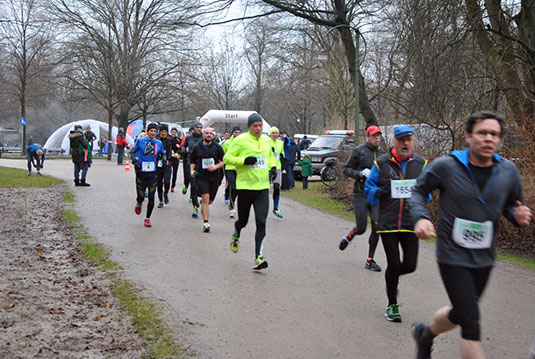 1. AOK-Winterlauf im Bremer Bürgerpark 1. AOK-Winterlauf im Bremer Bürgerpark