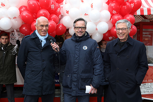 Joachim Linnemann und Carsten Sieling mit dem Moderator Axel Pusitzky Joachim Linnemann und Carsten Sieling mit dem Moderator Axel Pusitzky