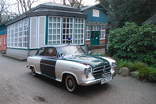 Die Polizei-Isabella vor dem Schulungszentrum des Bürgerparkvereins Die Polizei-Isabella vor dem Schulungszentrum des Bürgerparkvereins