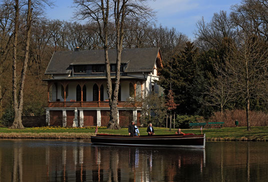 MARIE vor der Meiereivilla MARIE vor der Meiereivilla
